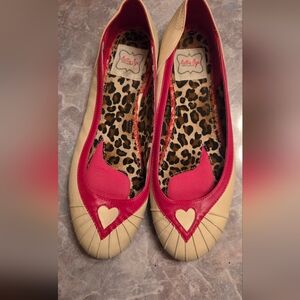 Bettie Page Cream & Red Heart Ballet Flats